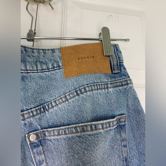 &denim Distressed Mom Jeans in 90s Style - Picture 3 of 6